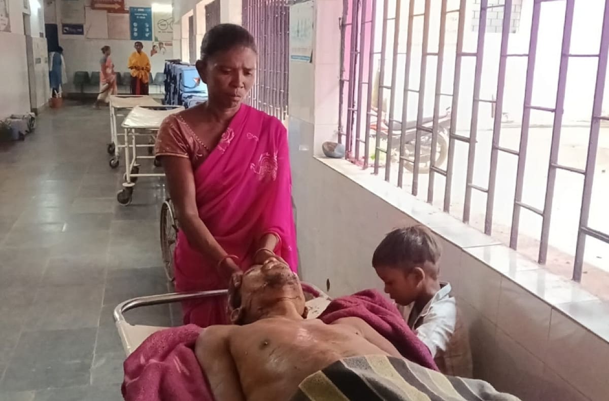 चाईबासा: मनोहरपुर में हाथी के हमले में एक की मौत, गांव में मातम