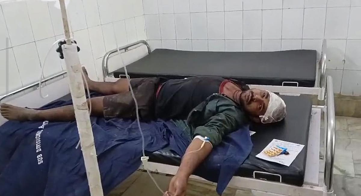साहिबगंज: जमीन विवाद ने ली जान! बीच-बचाव करने पहुंचे बुजुर्ग की पीट-पीटकर हत्या, पत्नी और बेटा गंभीर