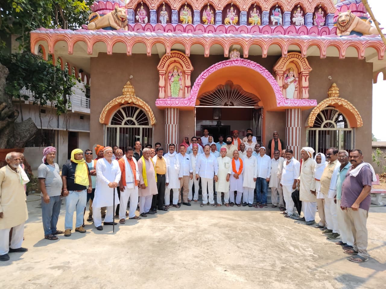 पलामू में भाजपा का शक्ति प्रदर्शन, वृक्षारोपण के साथ गिनाईं केंद्र सरकार की उपलब्धियां