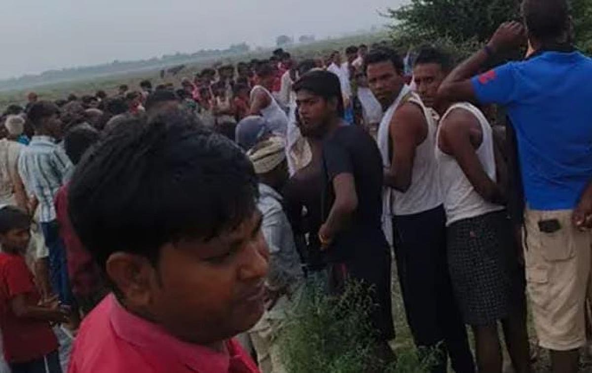 वैशाली में जले हुए युवक का शव मिलने से हड़कंप, पहचान में जुटी पुलिस