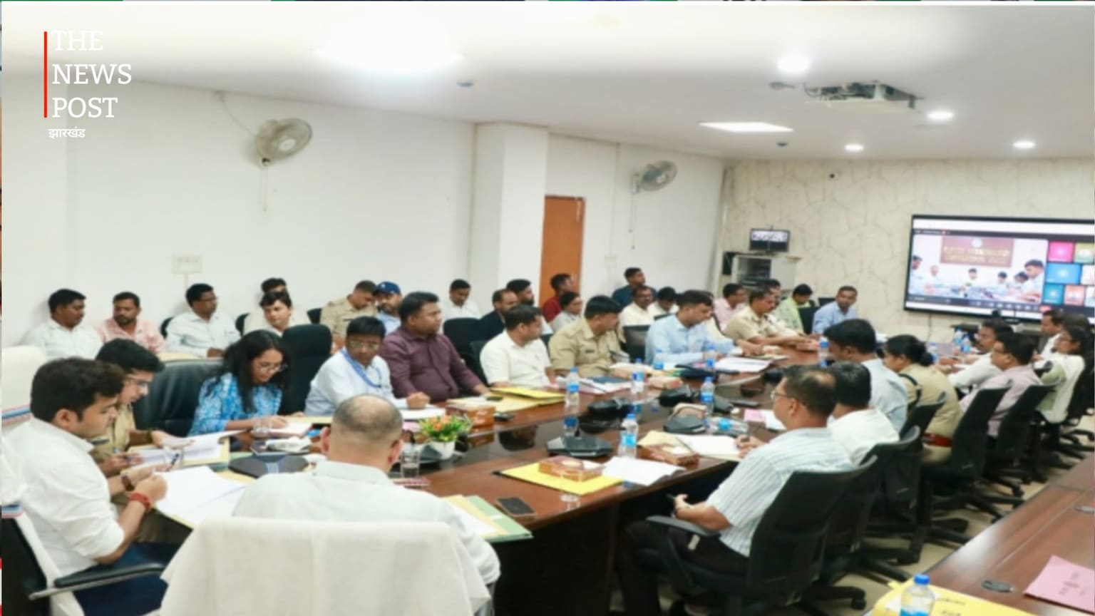 चाईबासा में कानून-व्यवस्था को लेकर समीक्षा बैठक, आगामी पर्व-त्योहार और परीक्षाओं को लेकर प्रशासन अलर्ट