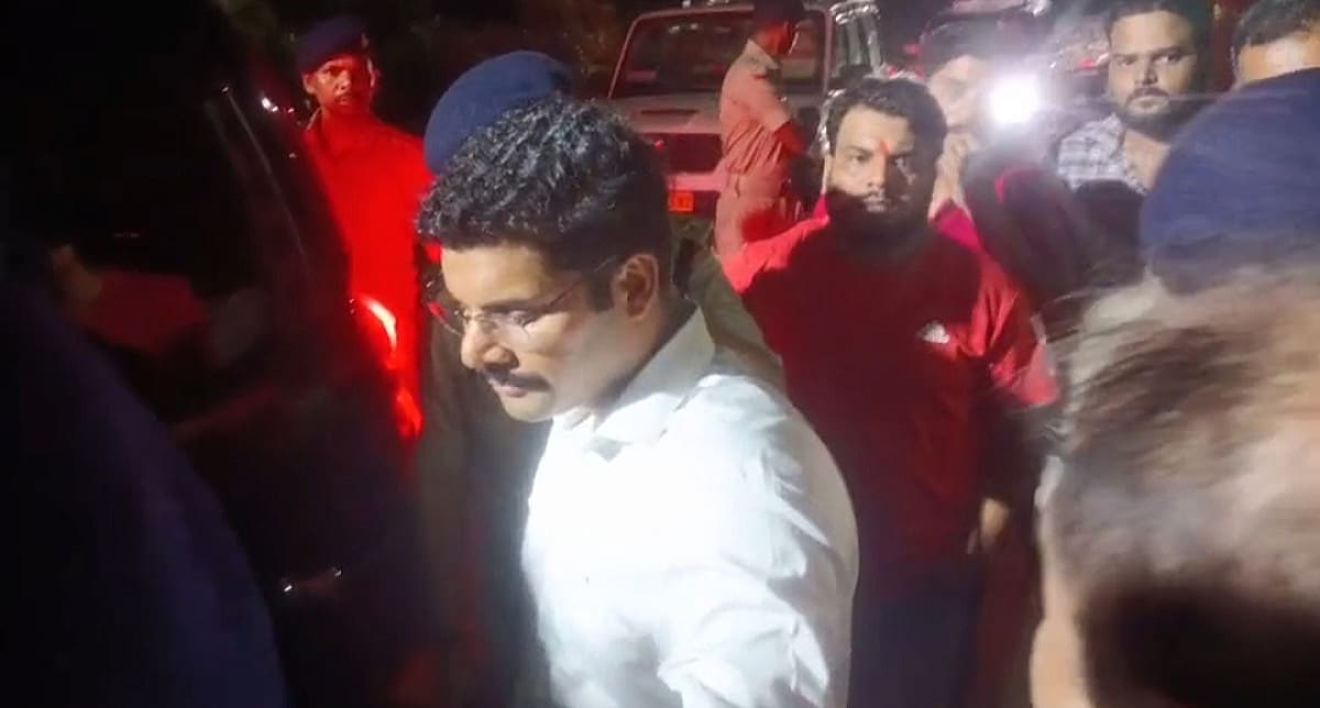 हिमांशु हत्याकांड: एसएसपी देर रात मृतक के घर पहुंचे, परिजन एनकाउंटर पर अड़े, पोस्टमार्टम से इनकार