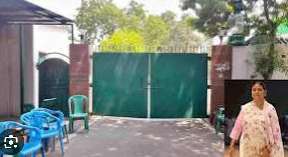सियासी घमासान के बाद आख़िरकार राबड़ी देवी ने खाली किया सरकारी बंगला, कौटिल्य नगर आवास में हुईं शिफ्ट