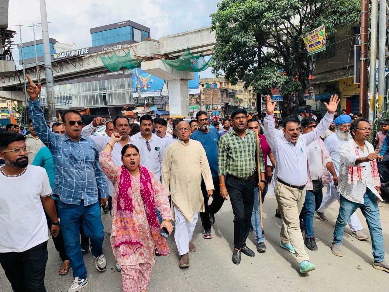 एनडीए का जमशेदपुर बंद: बाजारों में मिला समर्थन, बिष्टुपुर में समर्थकों की पुलिस से नोक-झोंक