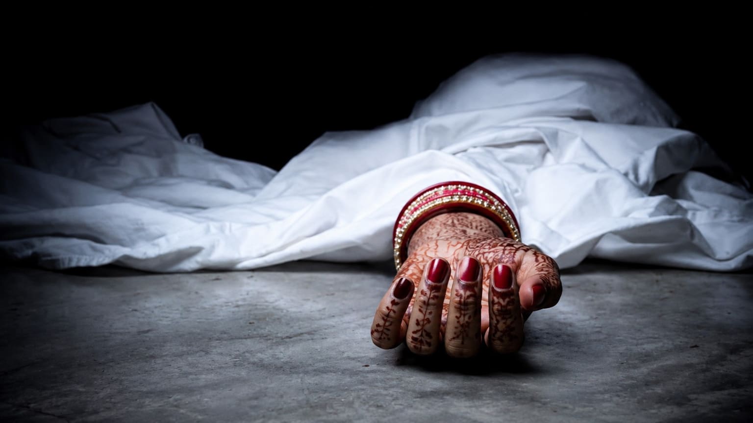 गढ़वा: रात में मां से की थी आखिरी बात, सुबह अस्पताल में मिली विवाहिता की लाश, परिजनों ने ससुराल पक्ष पर लगाया हत्या का आरोप