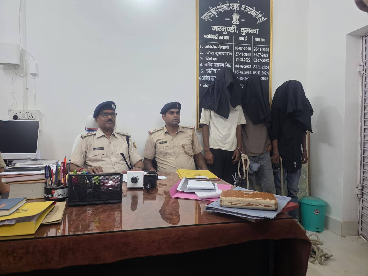 दुमका में ब्राउन शुगर का काला खेल बेनकाब! 10 ग्राम नशे के साथ तीन गिरफ्तार, अब सरगना की तलाश