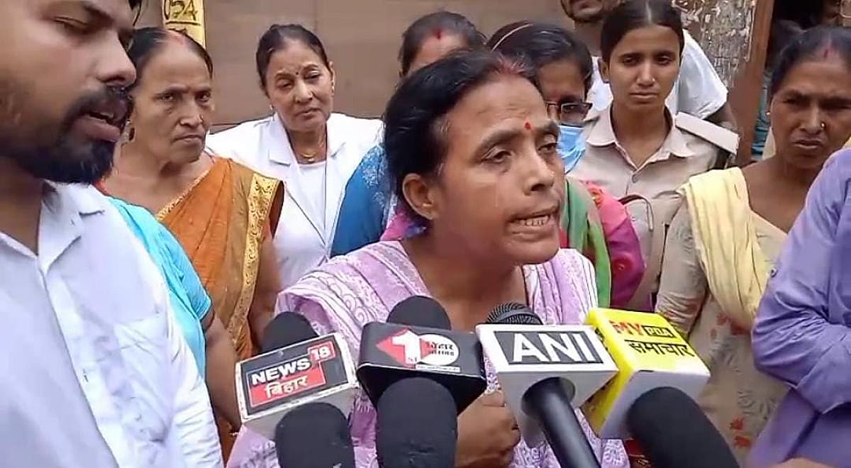 PMCH में इलाज के दौरान नर्स के पति की मौत, डॉक्टरों पर लापरवाही और मारपीट का आरोप