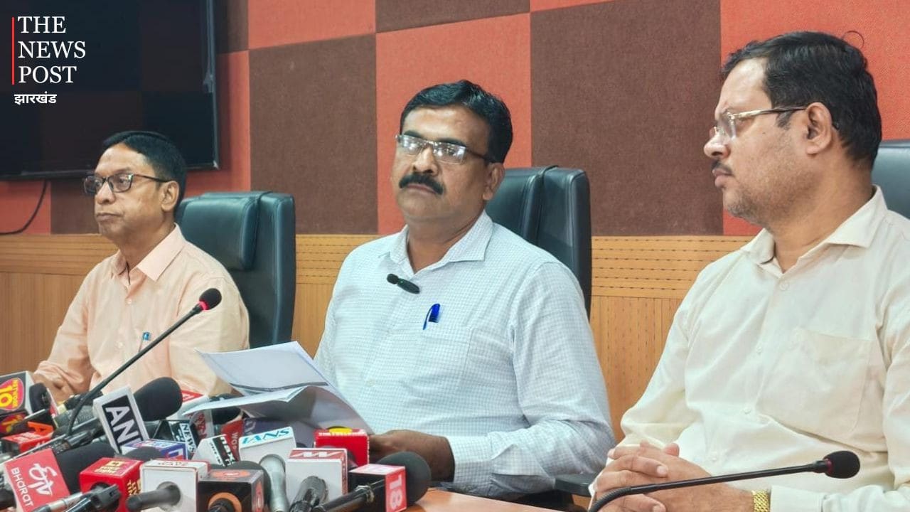 मतदाता पुनरीक्षण अभियान में आई रफ्तार! 7 दिन में 1 करोड़ से ज्यादा वोटरों तक पहुंचे BLO, BLA-2 को भी मिली बड़ी जिम्मेदारी