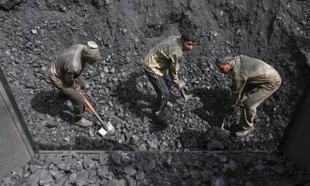 कोयलाकर्मियों के लिए गुड न्यूज़: पीएफ खाते में मिलेगा 7 .6 फीसदी इंटरेस्ट, चार लाख कर्मियों को होगा फ़ायदा