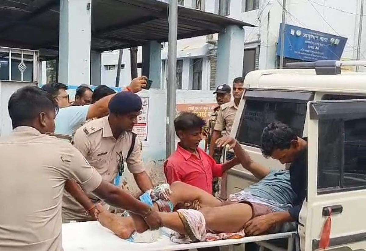 हाजीपुर में चाचा और चचेरे भाई की हत्या करने वाले आरोपी का पुलिस एनकाउंटर, पैर में 2 गोली लगने से घायल