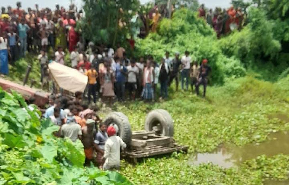 अररिया के भरगामा में मजदूरों से भरा ट्रैक्टर पलटा, 3 महिला मजदूरों की मौत, कई घायल
