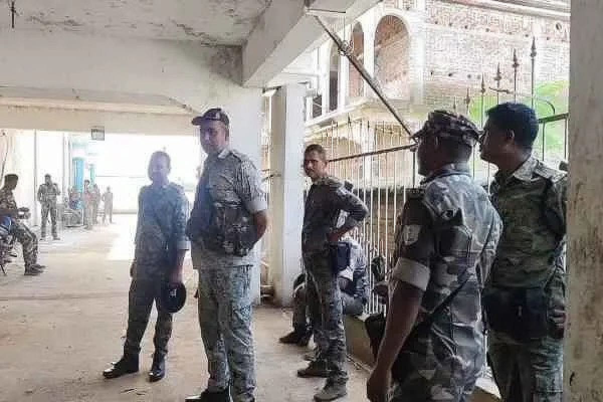 बड़ी खबर: AJSU नेता अजहर इस्लाम के घर छापेमारी शुरू, भारी पुलिस बल की मौजूदगी से इलाके में हड़कंप