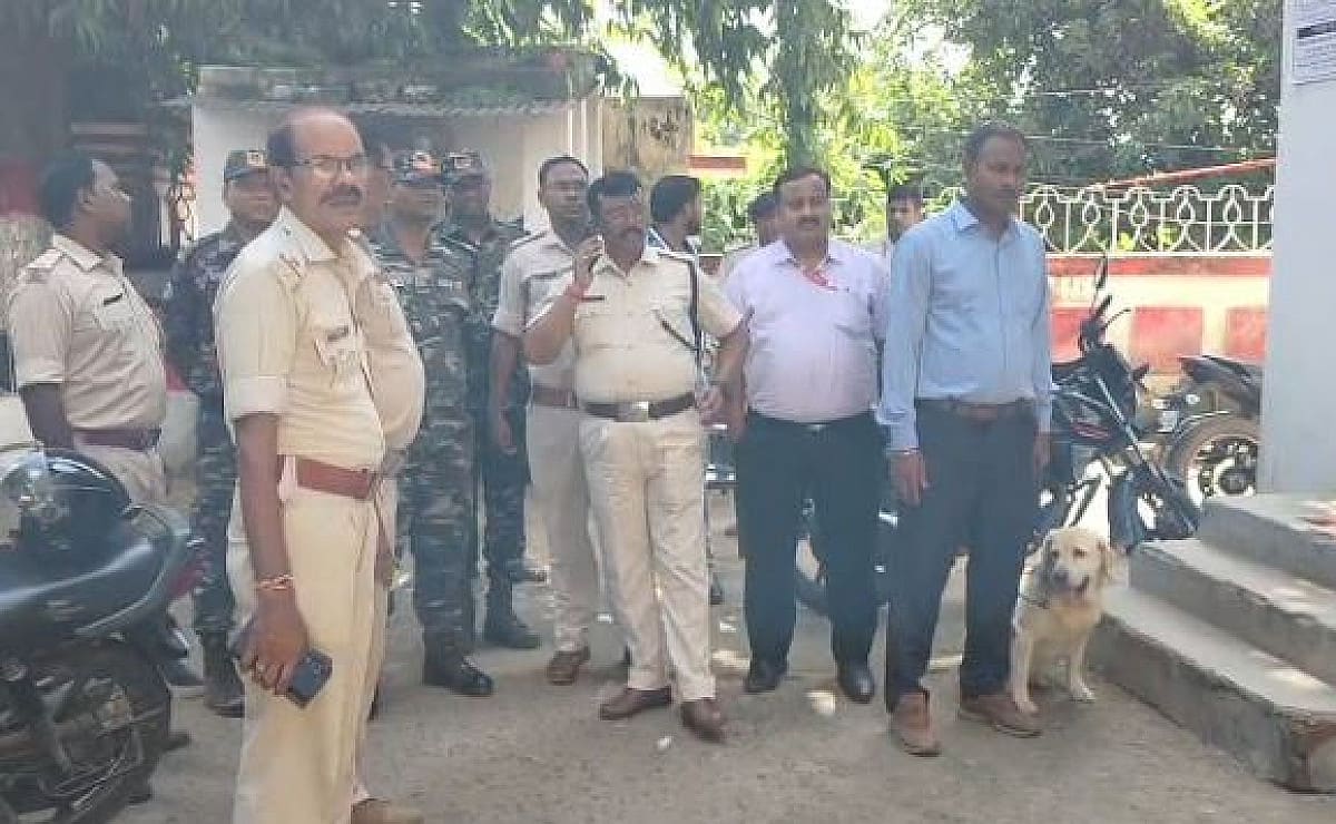 श्रावणी मेले से पहले देवघर पासपोर्ट ऑफिस और डाकघर को बम से उड़ाने की धमकी
