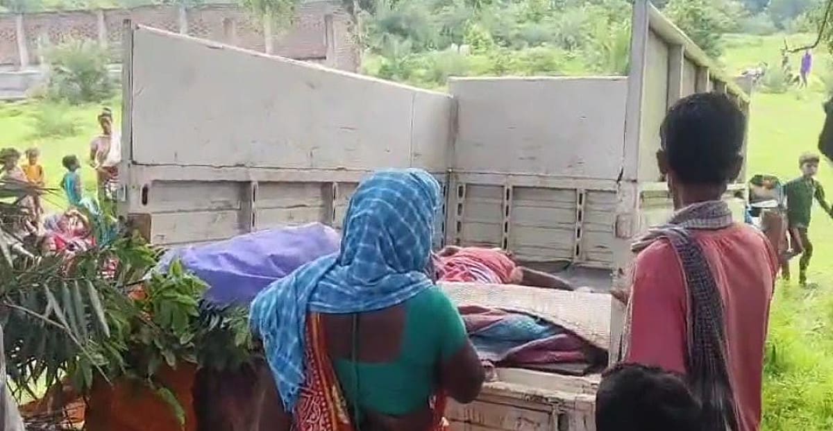 पाकुड़ में पेड़ से लटकता मिला घर जमाई का शव, हत्या या आत्महत्या जांच में जुटी पुलिस