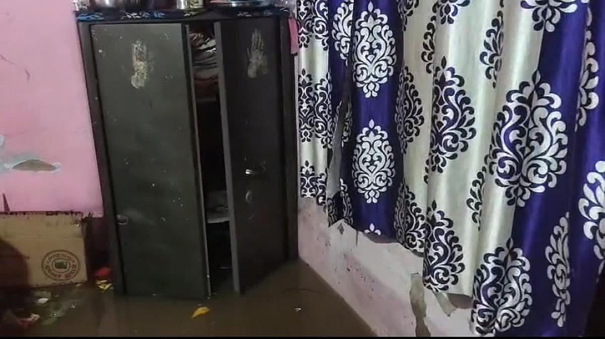 जमशेदपुर में कुछ घंटों की बारिश ने खोली नगर निगम की पोल, 200 से ज्यादा घरों में घुसा गंदा पानी
