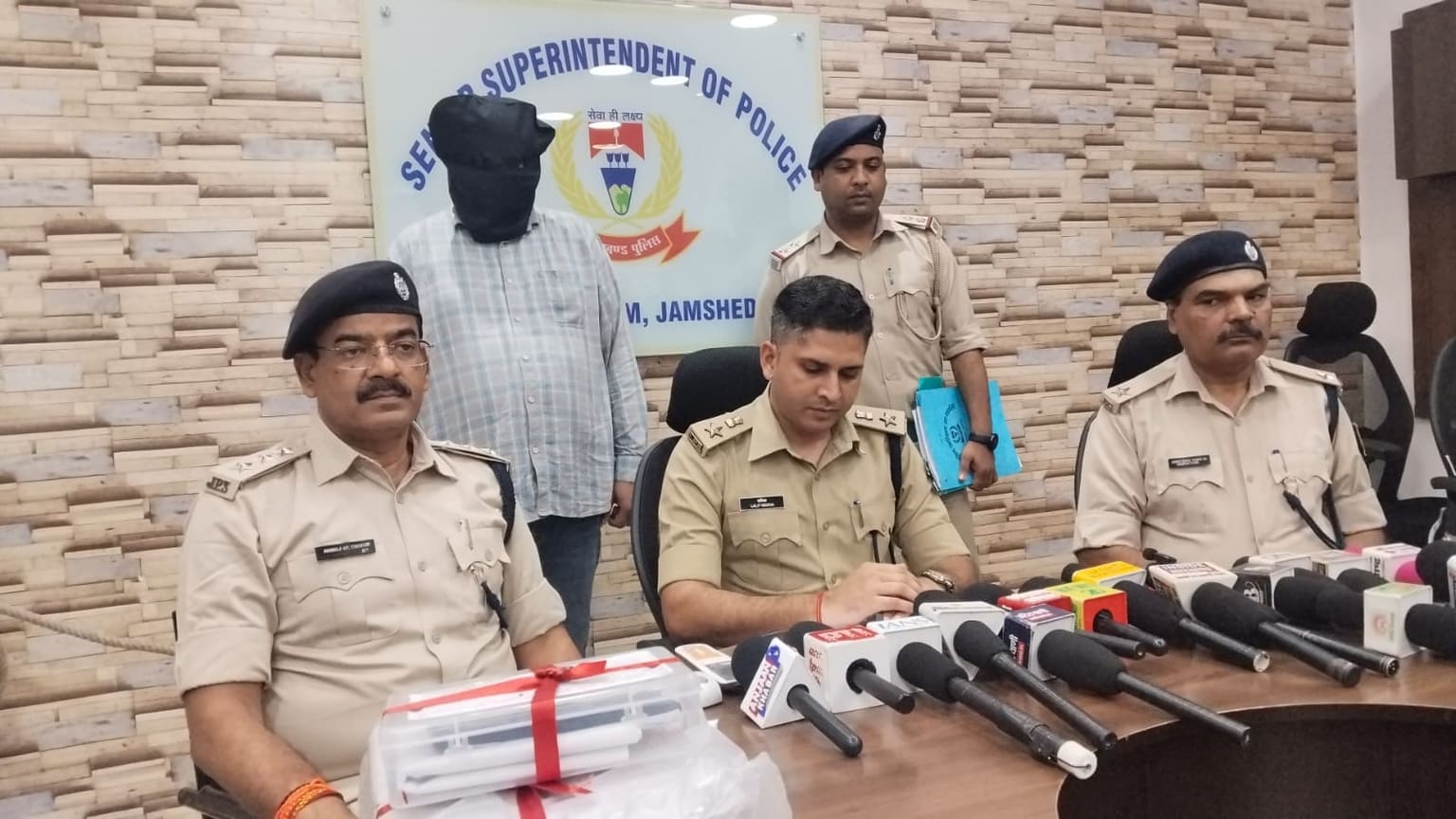 जमशेदपुर में करोड़ों की साइबर ठगी का खुलासा, मुख्य आरोपी अमन कुमार सिंह उर्फ रघु गिरफ्तार