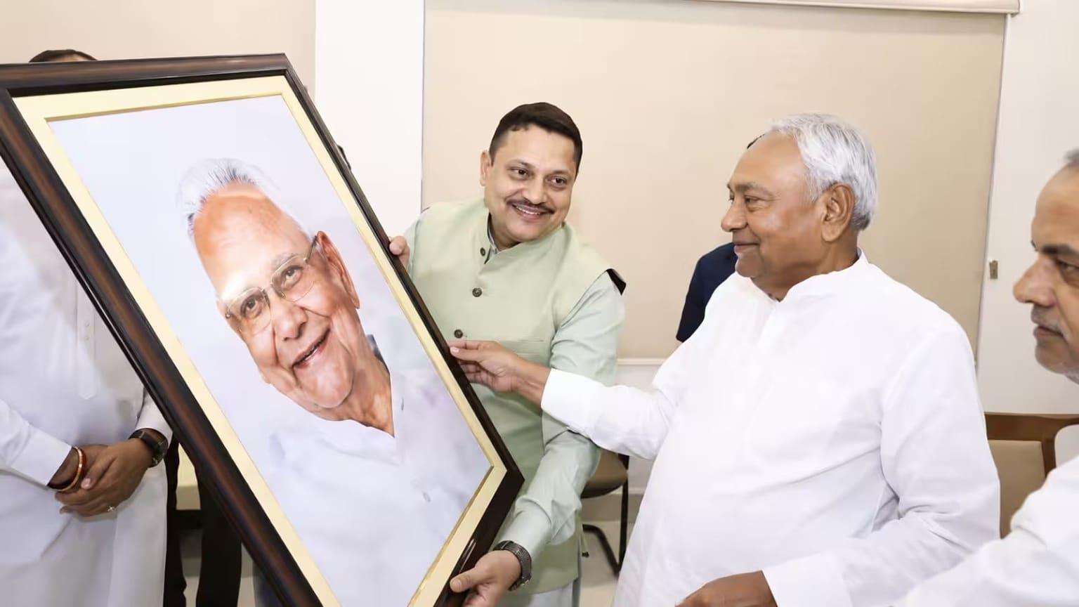 बिहार जदयू "पावर सेंटर" के सदस्य छोटू सिंह की हुई वापसी तो किसकी होगी किरकिरी, क्या संजय झा करेंगें बर्दाश्त ?