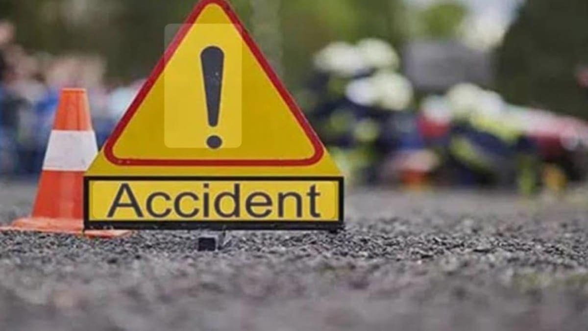 वैशाली से सिवान जा रही बारात की बस पलटी, एक की मौत, कई घायल