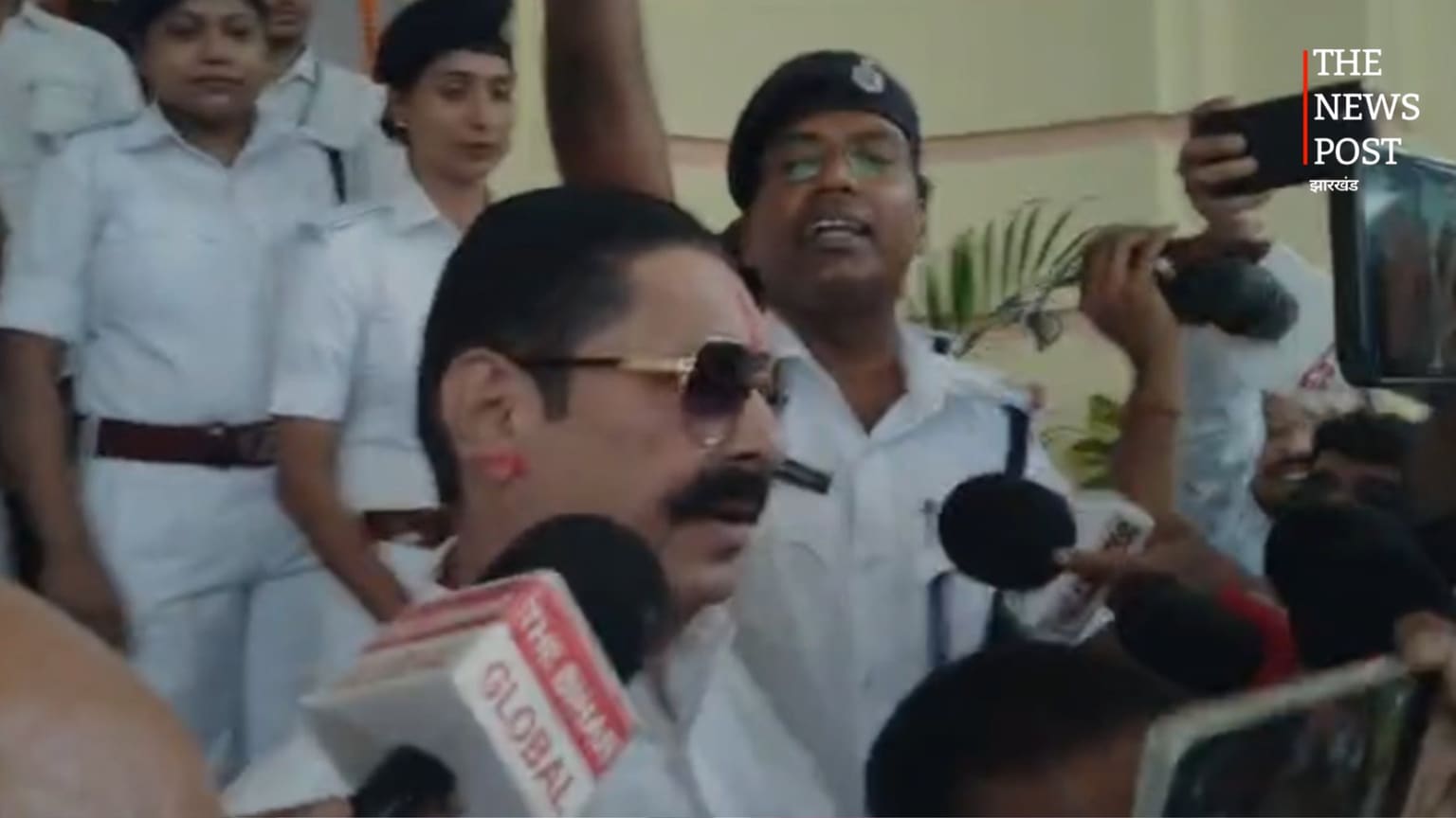 बिहार विधानसभा पहुंचे जदयू विधायक अनंत सिंह, निशांत कुमार को दी जन्मदिन की बधाई