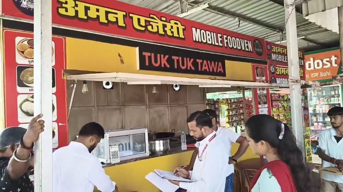 बाबा नगरी में नकली पनीर की बड़ी खपत,सोच समझ कर खाए श्रद्धालु,छापेमारी में खुलासा