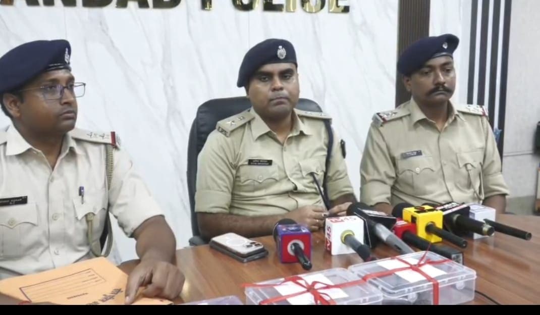 बड़ी खबर : धनबाद में दो कारोबारियों की हत्या की साजिश नाकाम, कुख्यात प्रिंस खान के दो शूटर हथियार के साथ अरेस्ट