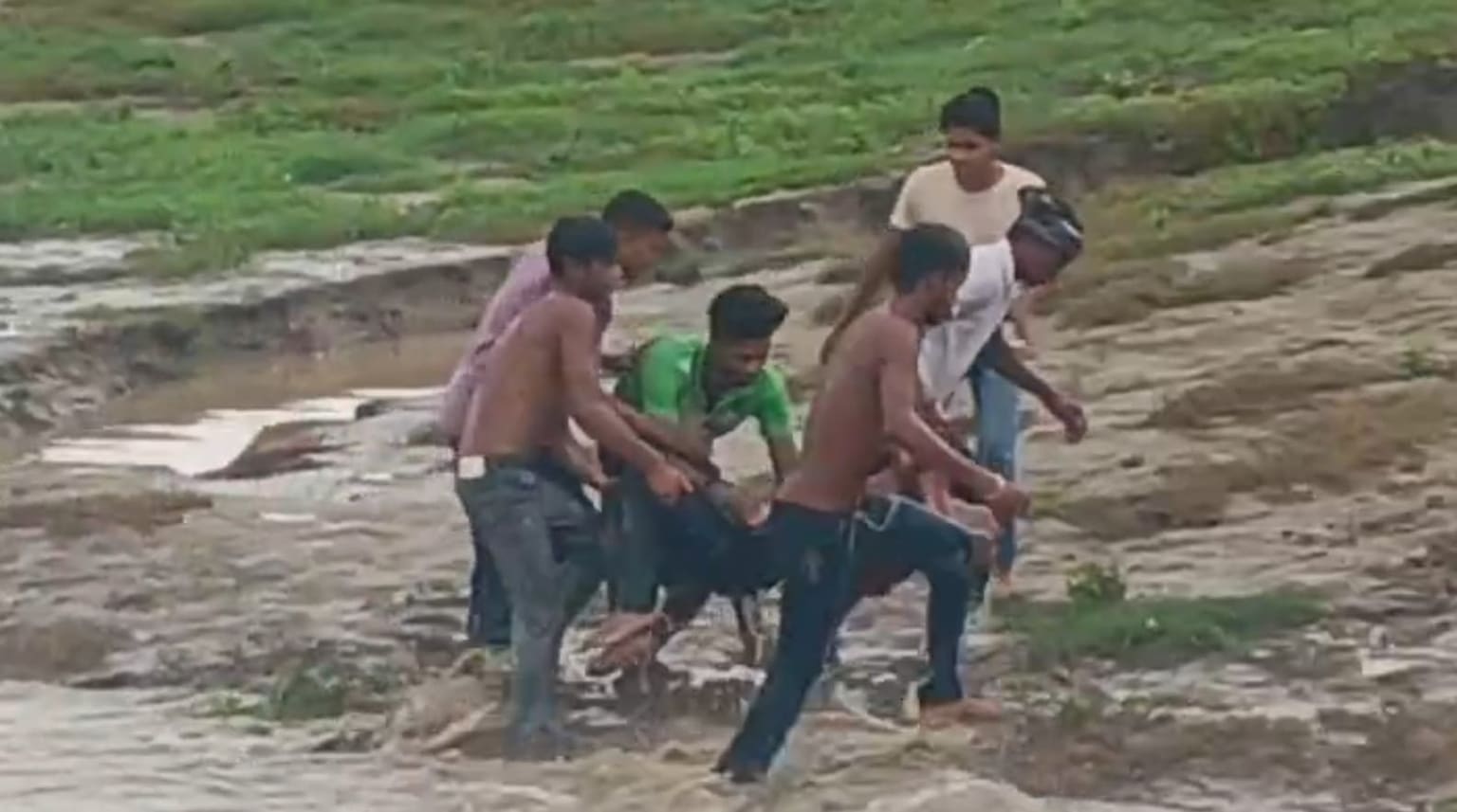 मोकामा के हाथीदह में दर्दनाक हादसा, गंगा में डूबने से दो किशोरों की मौत, गांव में पसरा मातम