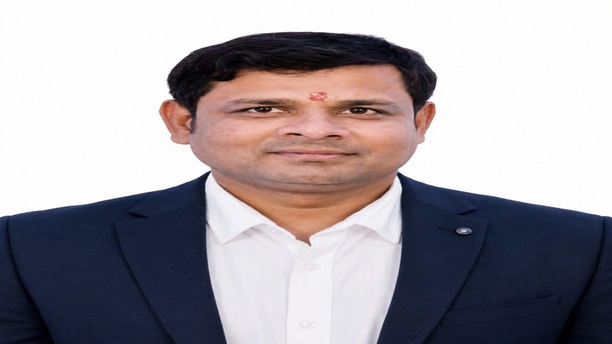 टीईटी पेपर लीक मामले में बड़ी कार्रवाई, मास्टरमाइंड बृजेंद्र गुप्ता पटना से गिरफ्तार