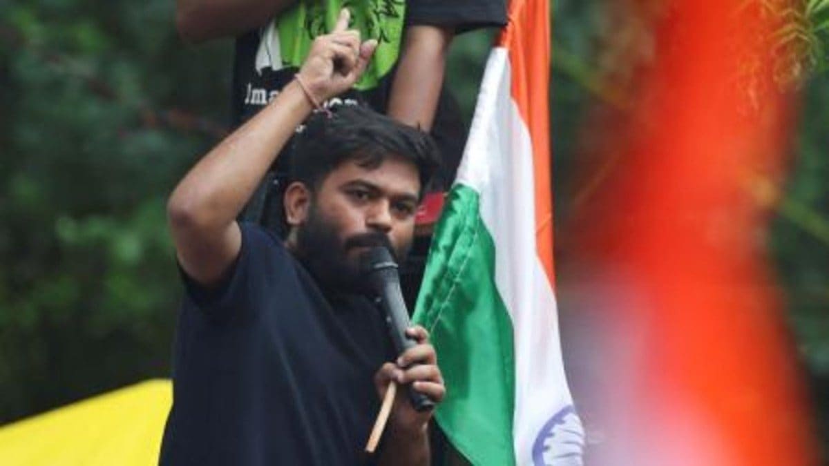 धर्मेंद्र प्रधान के इस्तीफे के बाद कॉकरोच जनता पार्टी ने जंतर-मंतर से आंदोलन वापस लेने की घोषणा की