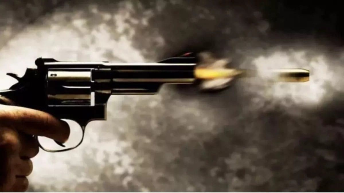 ज़मीन विवाद ने लिया खौफनाक रूप, 16 वर्षीय किशोरी को लगी गोली