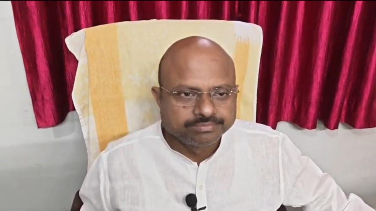 RJD को बड़ा झटका! लालू के करीबी अर्जुन राय ने छोड़ी पार्टी, सोमवार को थामेंगे BJP का दामन
