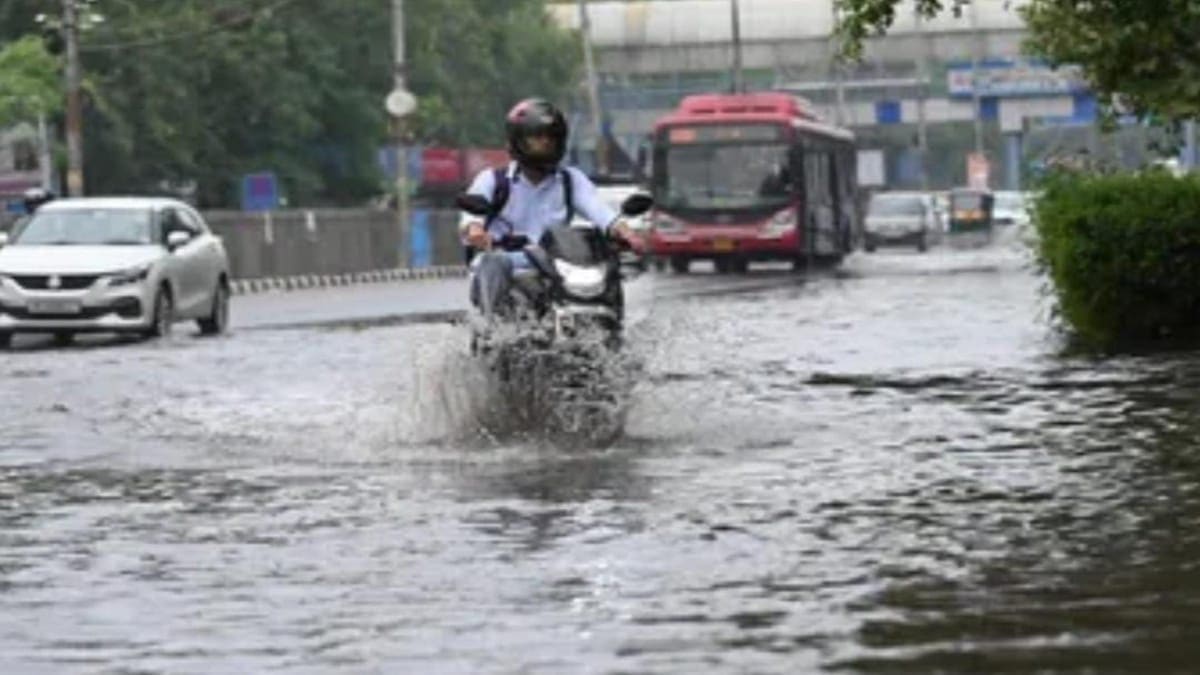 Weather Alert:झारखंड में अगले 4 दिनों तक भारी बारिश का अलर्ट, आज इन 10 जिलों के लोग वज्रपात से रहें सावधान