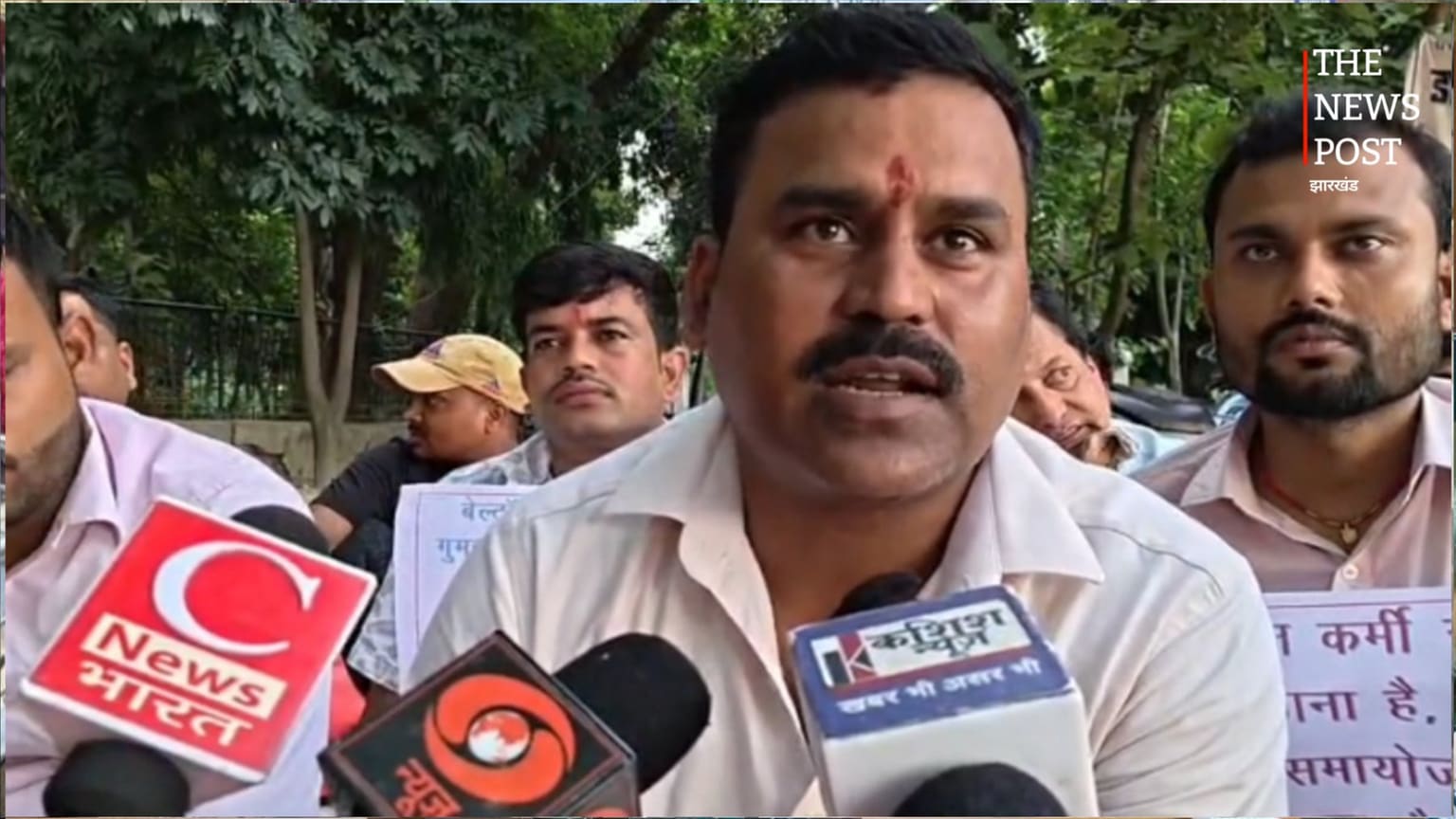 बेल्ट्रॉन डाटा ऑपरेटरों का सरकार को अल्टीमेटम, एक महीने में फैसला नहीं तो पूरे बिहार में हड़ताल
