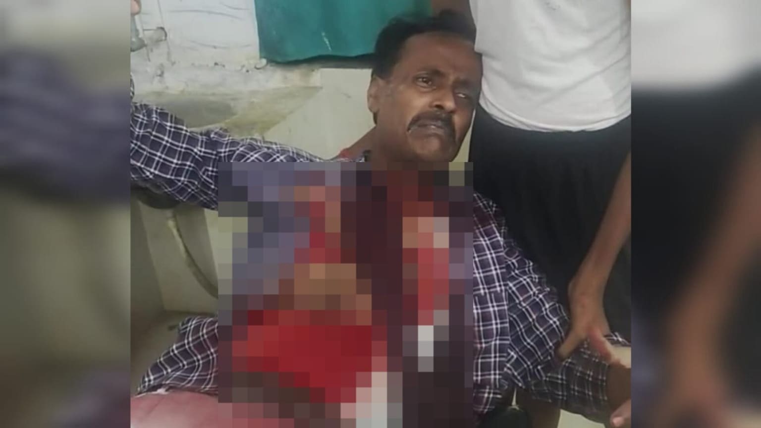 गढ़वा: बस पकड़ने निकले शिक्षक पर जानलेवा हमला, धारदार हथियार से रेता गला