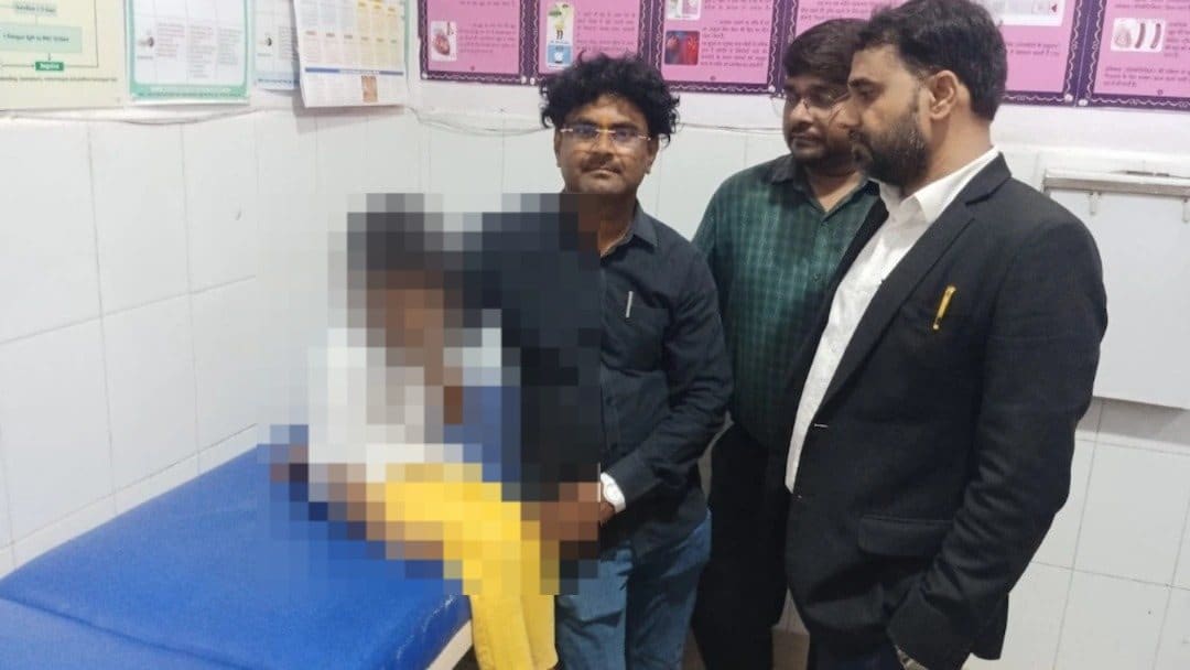 5 साल की मासूम के साथ शिक्षिका ने हैवानियत की हद की पार, टीचर ने जलाया प्राइवेट पार्ट, फिर किया कुछ ऐसा....