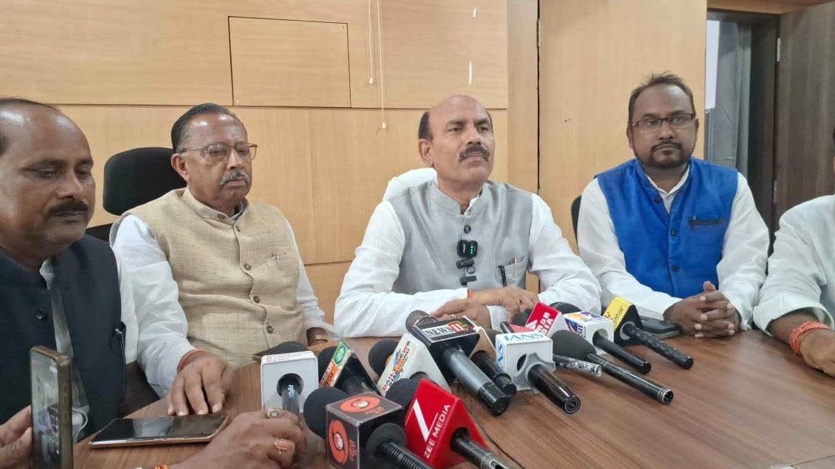पूर्व मंत्री केएन त्रिपाठी का सरकार पर हमला, 'CM छोड़ें गृह विभाग, स्थायी DGP करें नियुक्त, नहीं तो होगा उलगुलान'