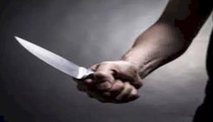 जमशेदपुर: ड्यूटी से घर लौट रहे रेलवे कर्मी से लूट, विरोध पर चाकू से हमला