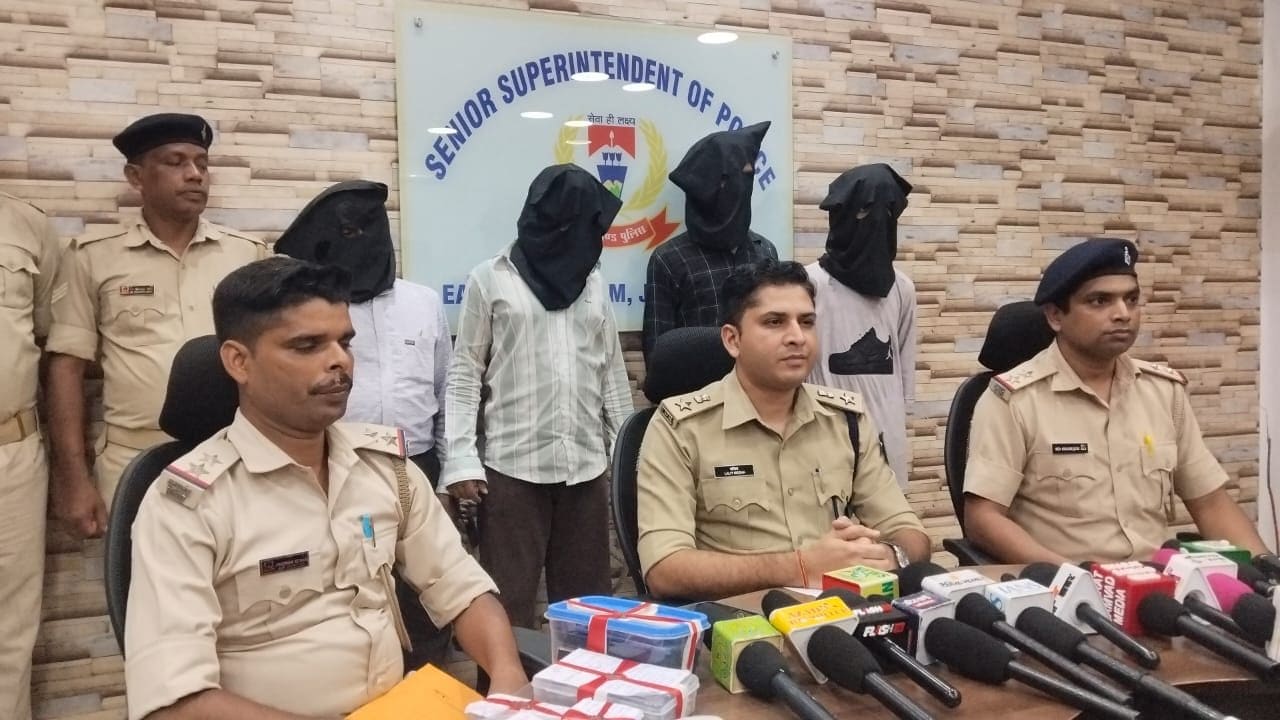 जमशेदपुर में 3 स्नैचर गिरफ्तार, लोडेड पिस्तौल और कारतूस बरामद