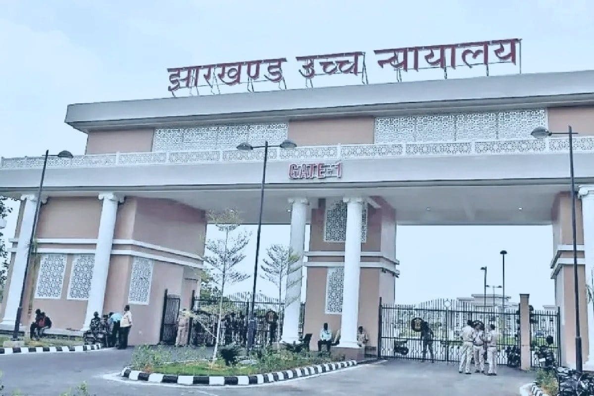 झारखंड हाईकोर्ट से अपर बाजार के दो और दुकानदारों को राहत, नगर निगम की कार्रवाई पर लगी रोक