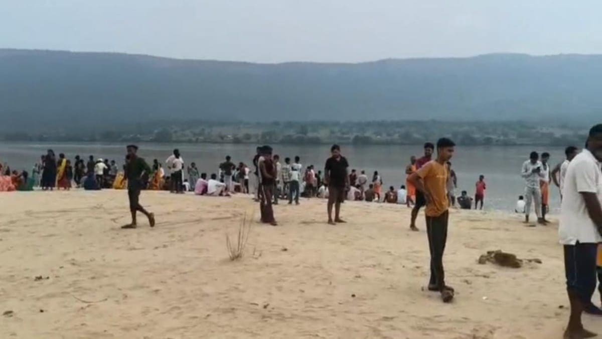 सेल्फी बना काल! सोमवारी का जल भरने गईं गढ़वा की 3 लड़कियां नदी में डूबीं, एक को बचाया, 2 लापता