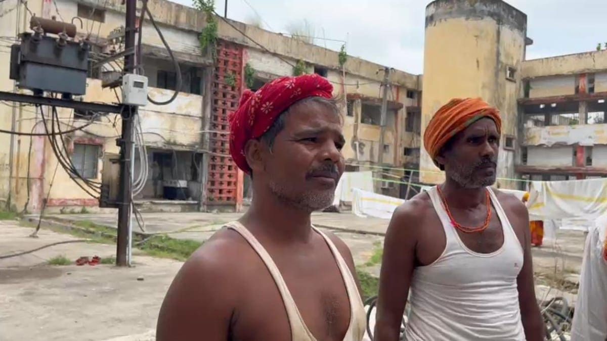 बाढ़ में झंडा फहराने के बहाने घर से बुलाया, फिर युवक के सिर में गोली मारकर हत्या
