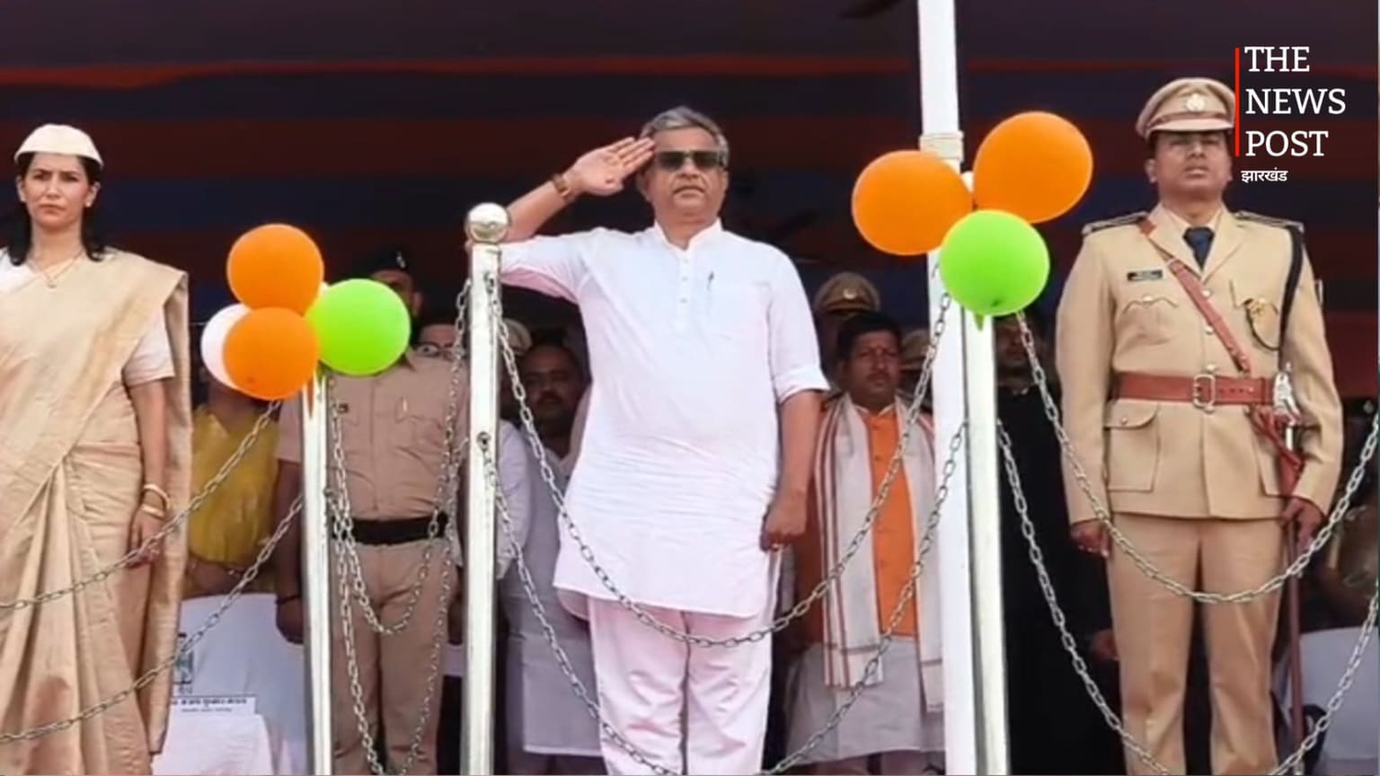 भागलपुर के सैंडिस कंपाउंड में नीतीश मिश्रा ने किया झंडोत्तोलन, गिनाईं बिहार सरकार की उपलब्धियां