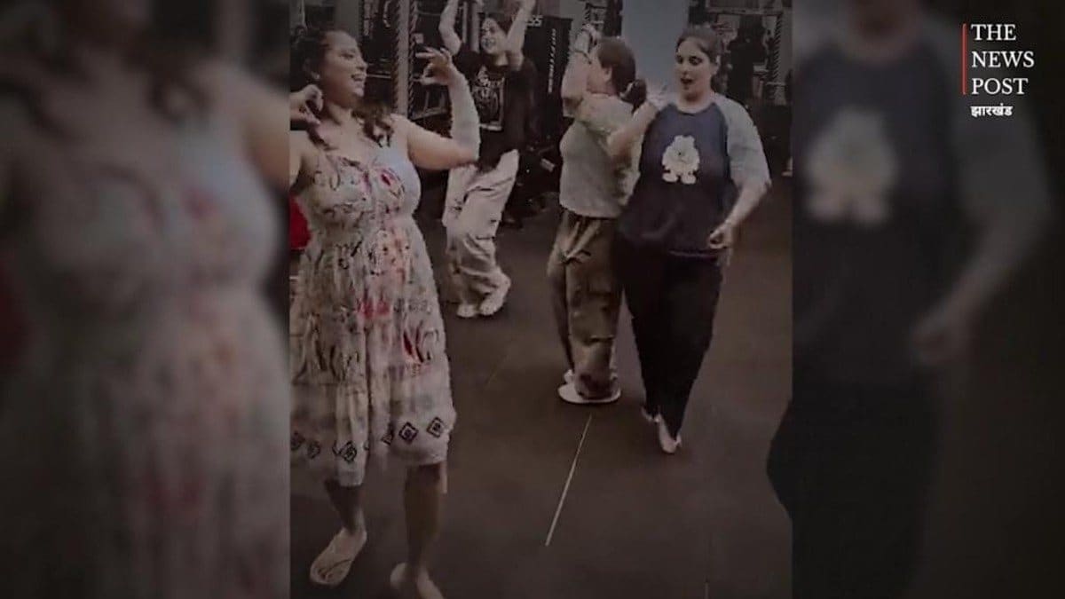 दिन में थाने में ड्यूटी और रात में ऑनलाइन स्ट्रीमिंग, महिला दरोगा करती थी जिस्म की नुमाइश, एसपी साहब ने देखा वीडियो तो.....