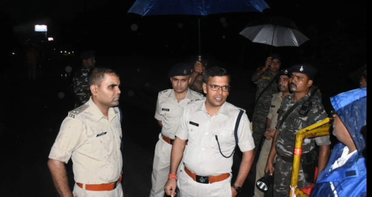 Prince Gang: एनकाउंटर में पुलिस अधिकारियों ने कितनी राउंड की थी फायरिंग,किसने -किसने बचाव में गोली चलाई