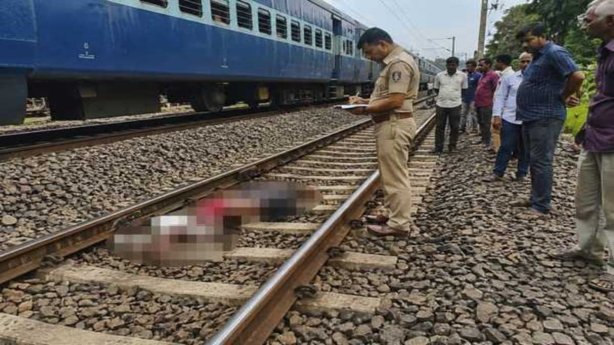 चाईबासा: ट्रेन से गिरकर अज्ञात व्यक्ति की मौत, डेरोवां-महादेवशाल के बीच हुआ हादसा