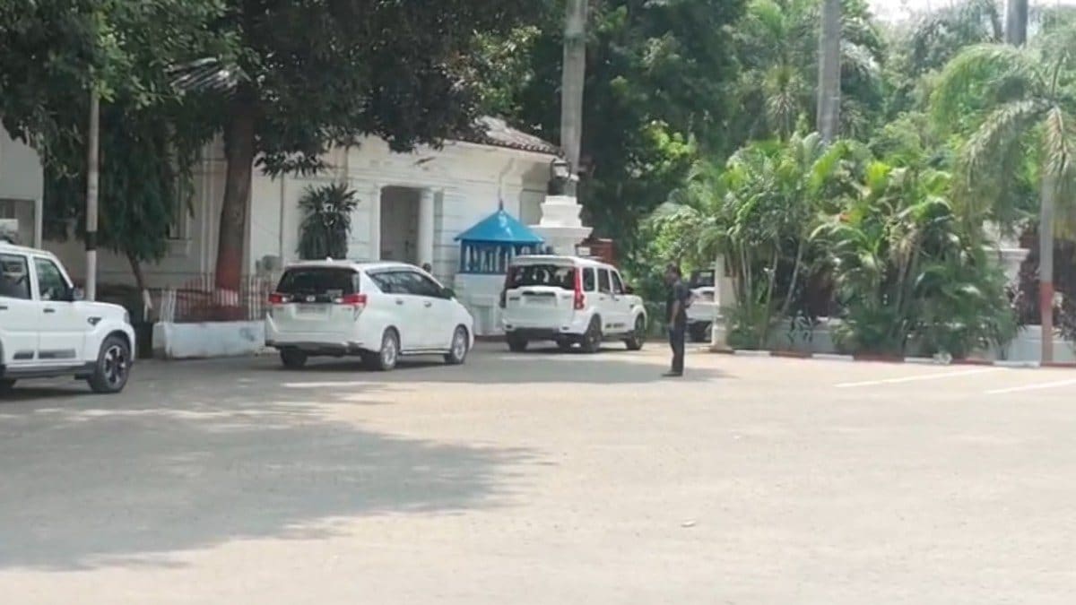राज्यपाल से मिले मुख्यमंत्री सम्राट चौधरी, 25 मिनट की अहम बैठक में शिक्षा और छात्र आंदोलनों पर चर्चा