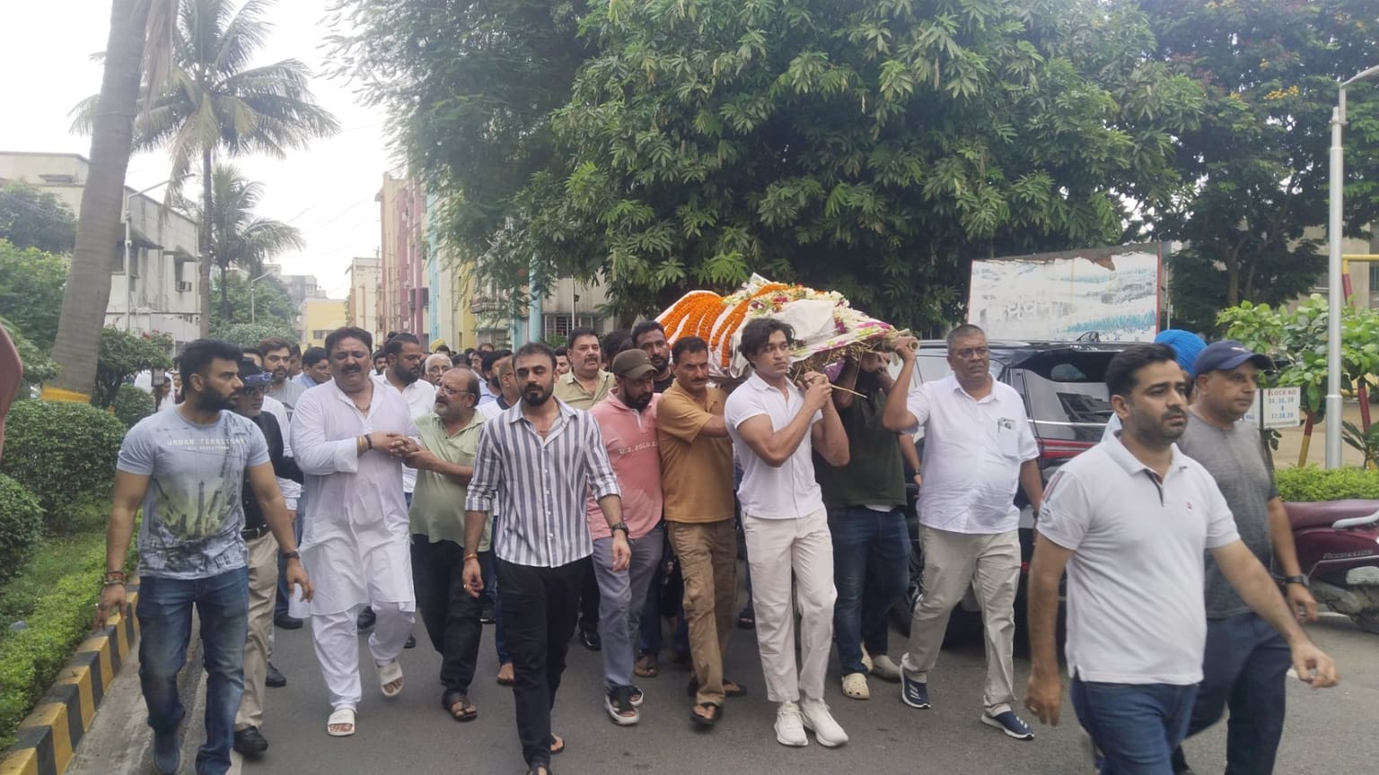 होटल कारोबारी हत्याकांड: गैंगस्टर विक्रम शर्मा का करीबी हिरासत में, कारोबारी को मारी थी 12 गोलियां