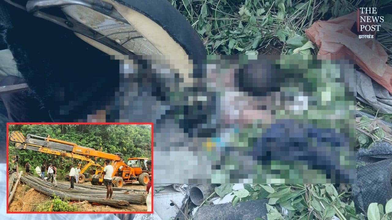 रामगढ़: चुट्टूपालू घाटी में 20 फीट गड्ढे में गिरा ट्रेलर, सरिया के नीचे दबने से 2 की मौत