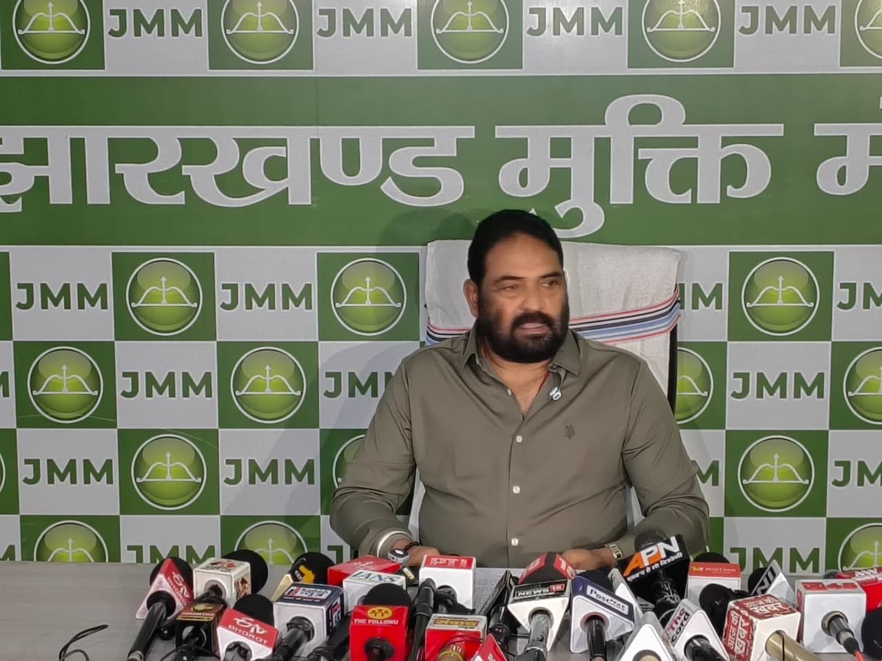 झामुमो का चुनाव आयोग पर सवाल, गुजरात में 10राजनीति दल को मिले 1हजार करोड़ रूपये किसके?