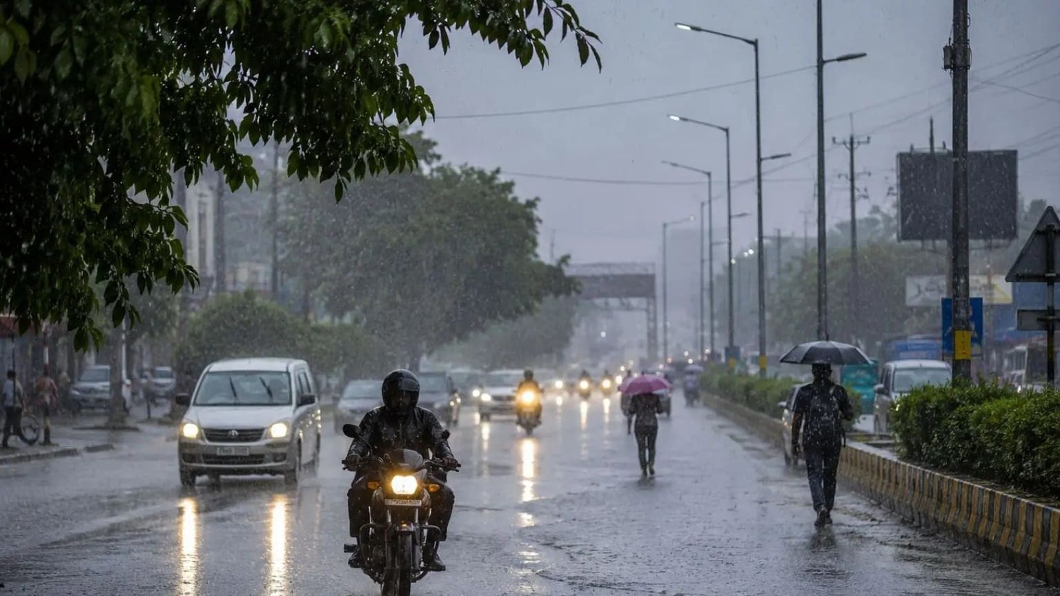 Jharkhand Weather: राज्य में बारिश के साथ वज्रपात का अलर्ट जारी, जानें रांची-जमशेदपुर समेत प्रमुख जिलों का तापमान