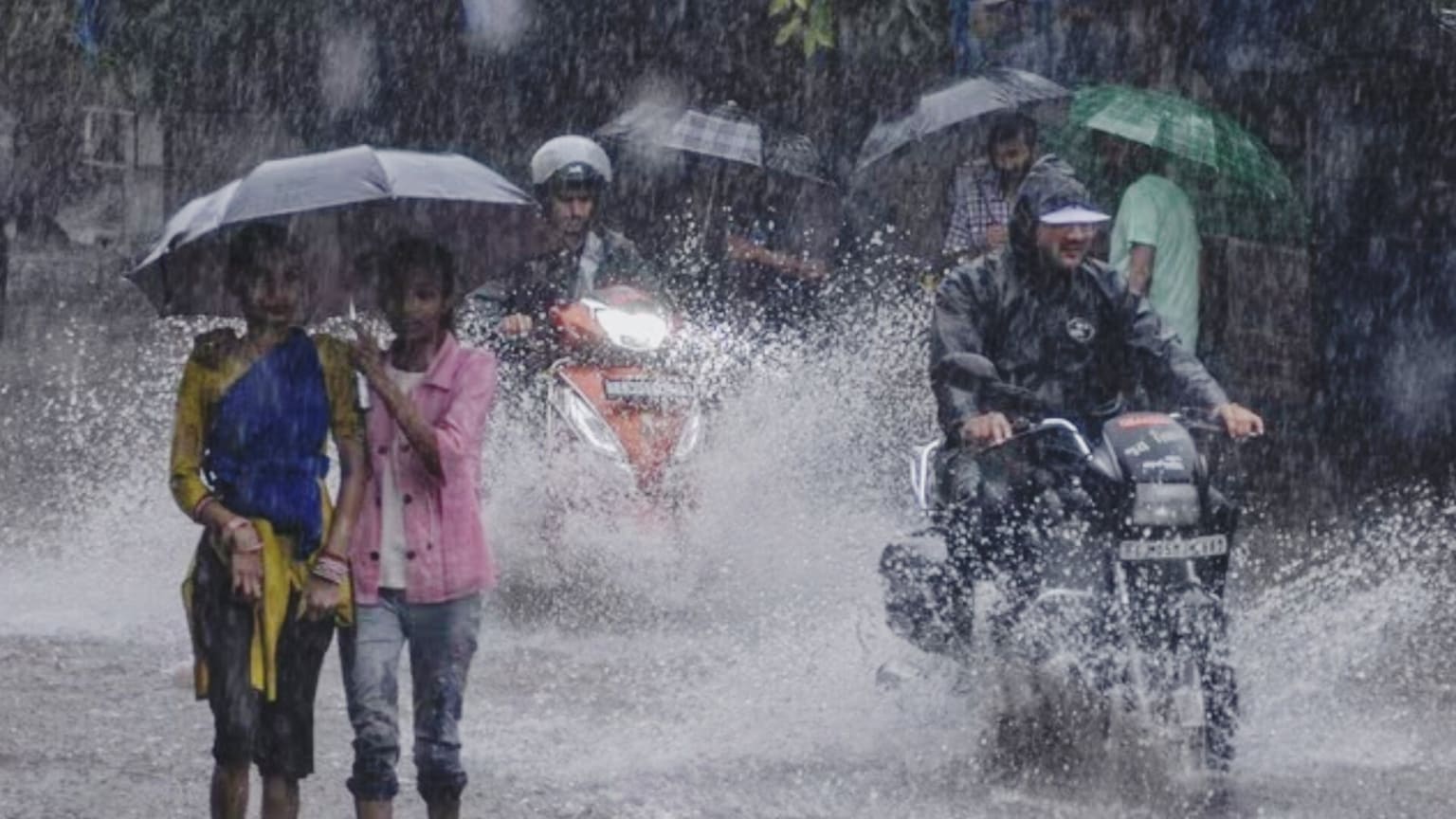 Jharkhand Weather: आज फिर बदलेगा मौसम, कई जिलों में बारिश और वज्रपात के आसार, जानें अपने इलाके का तापमान